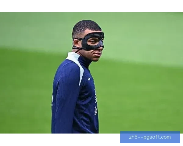 皇家马德里官方确认姆巴佩加盟身披九号亮相伯纳乌